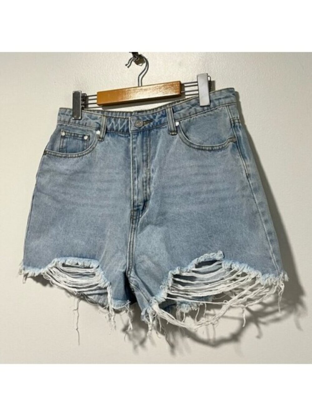 Missguided Extreme Rip Hem High-Waist Denim Shorts - Size US 8 - Picture 10 of 11